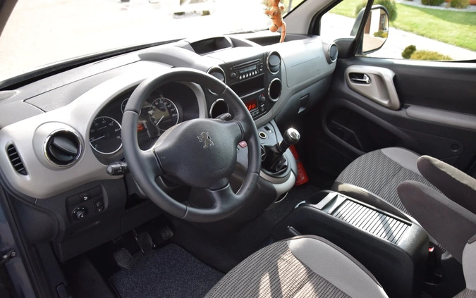 Peugeot Partner cena 24900 przebieg: 230000, rok produkcji 2010 z Chełmża małe 781